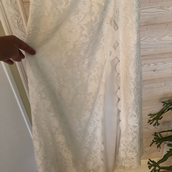 La Femme - 29939 Lace Scalloped V Neck Sheath Dress - Picture 7 of 11